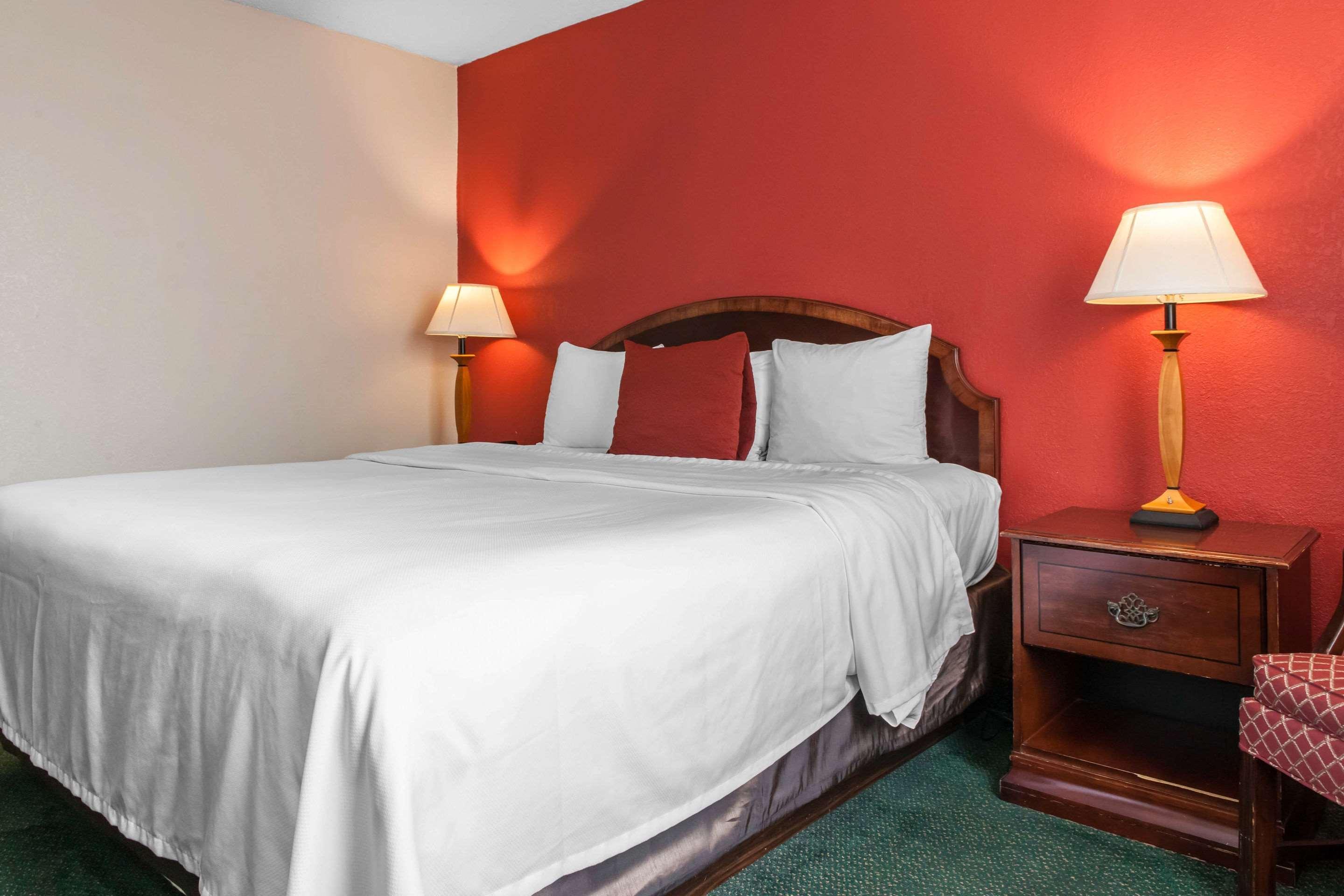 Days Inn And Suites By Wyndham Hammond, In Екстериор снимка